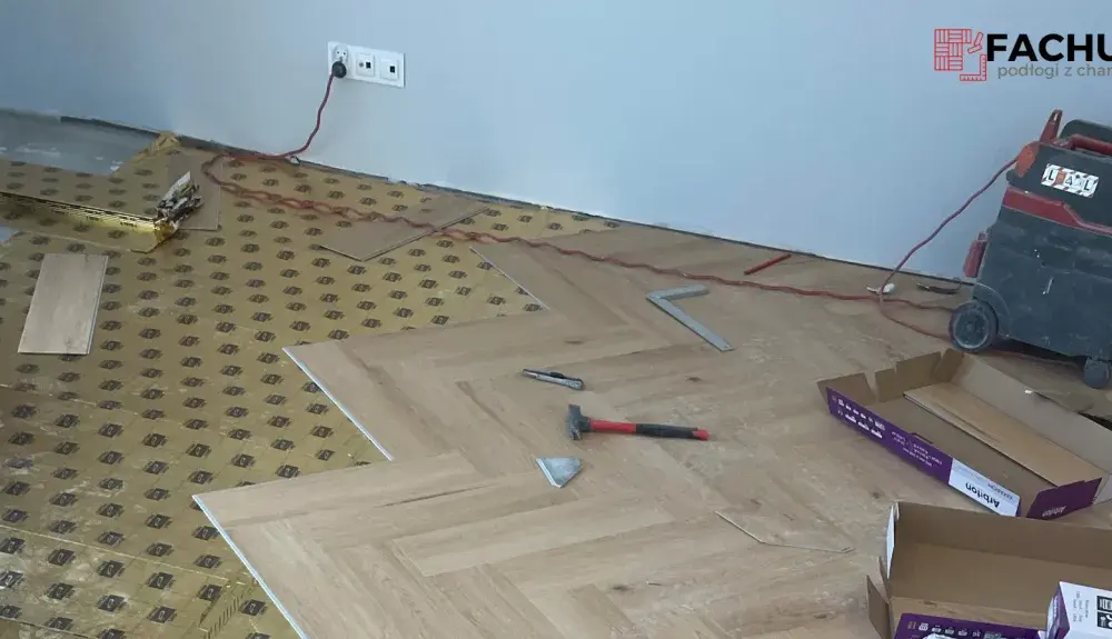 Fachura inspiruje do zmian: wybrane panele winylowe w jodełkę w specjalnej ofercie!