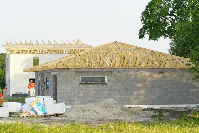 Jaki cement na zewnątrz? 5 najlepszych rodzajów do zastosowań
