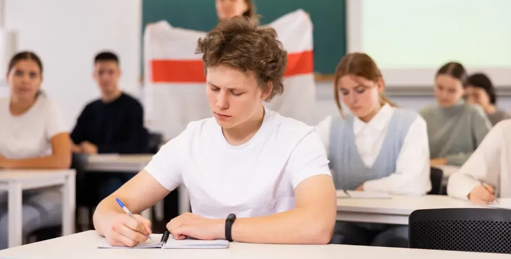 Czym jest szkoła dla uczniów i jakie ma znaczenie w edukacji?