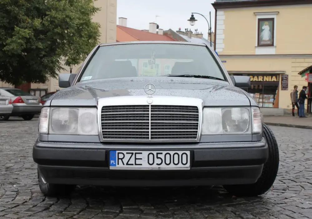 Mercedes W124 - jakie silniki wybrać, aby uniknąć problemów?
