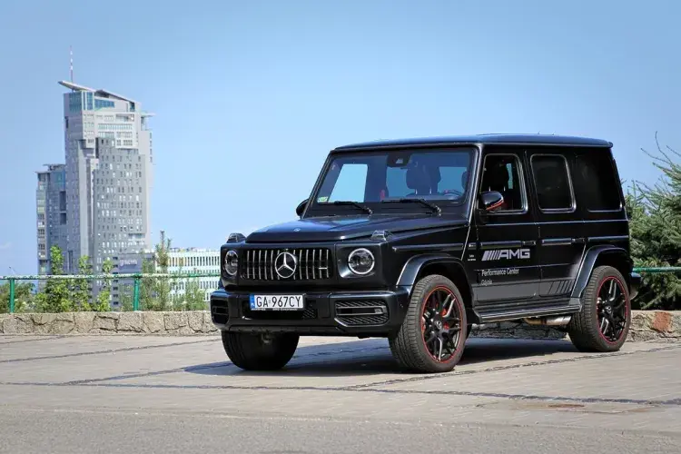 Mercedes Gelenda 90: Ikona Terenowego Luksusu i Niezawodności