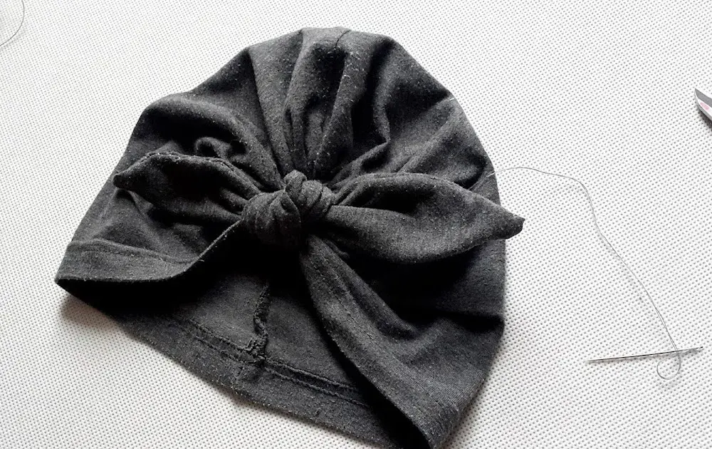 Jak uszyć czapkę turban z kokardą - proste kroki i porady