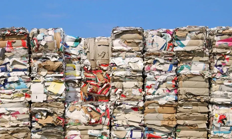 Czym jest recykling surowcowy? Poznaj kluczowe aspekty i korzyści ekologiczne