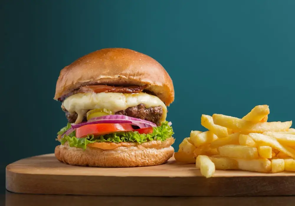 Jakie nietypowe dodatki do burgera warto zamówić?