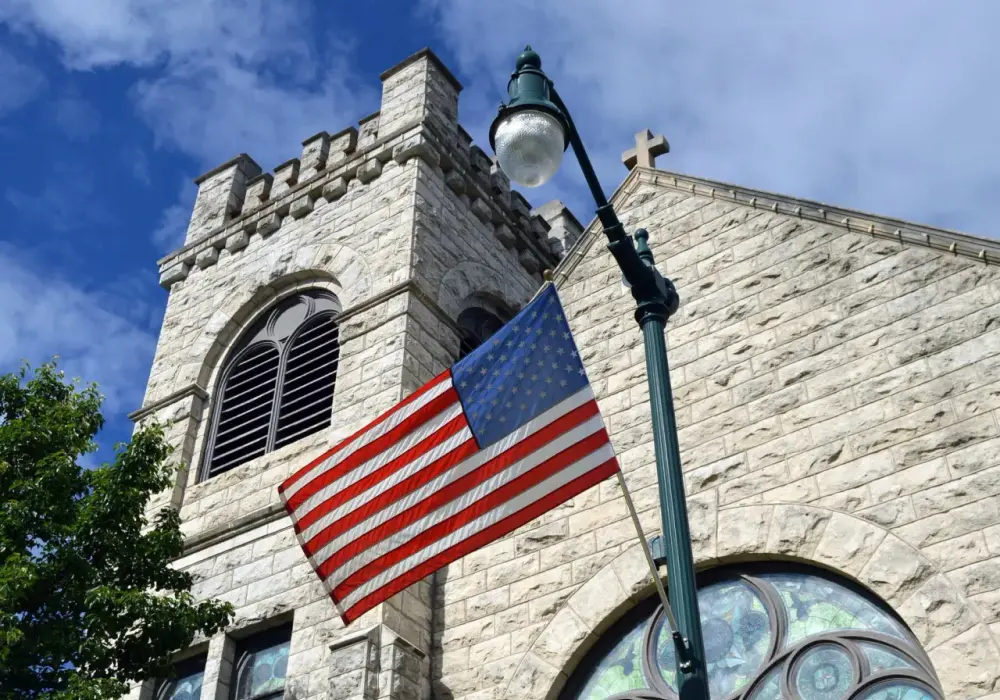 Jaka wiara w USA? Odkryj różnorodność religijną i jej wpływ