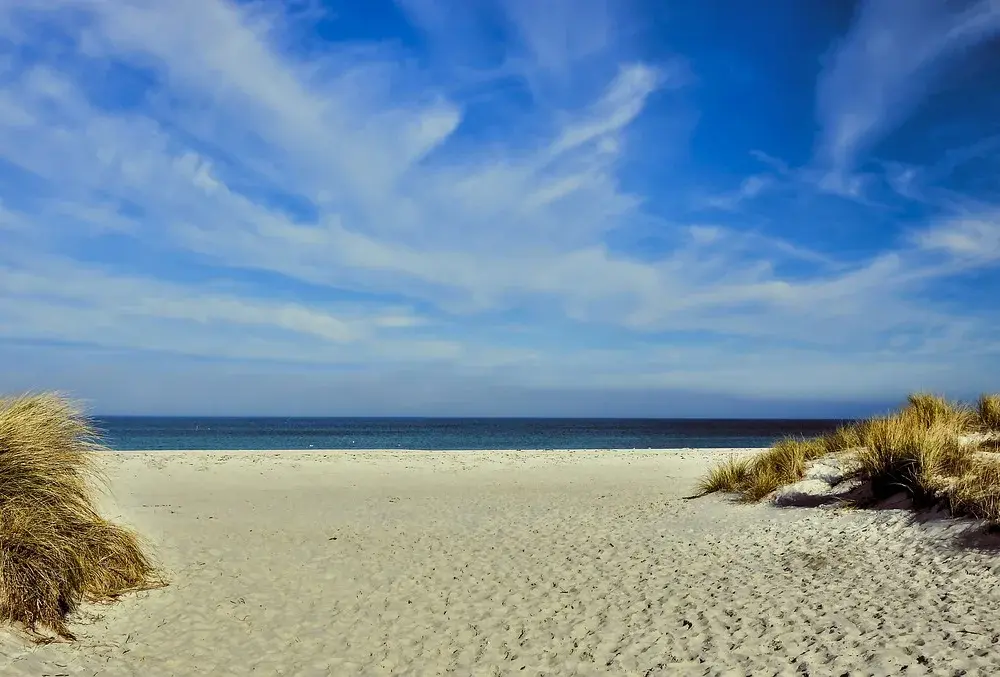 Jaka temperatura wody w Bałtyku? Sprawdź przed wyjazdem na plażę