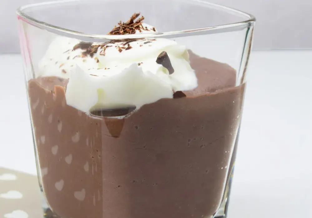 Jak zrobić pudding proteinowy – prosty przepis na zdrowy i smaczny deser