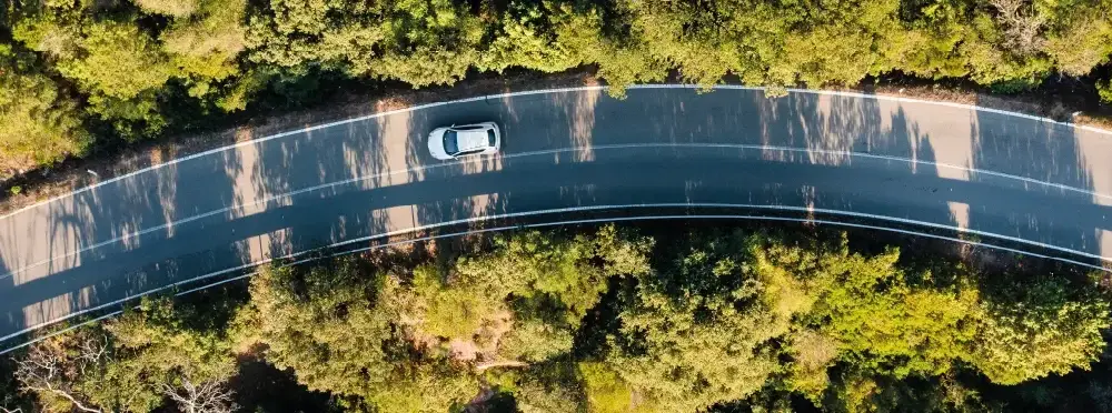 Ile kilometrów przejedzie samochód elektryczny? Zasięg, który zaskakuje