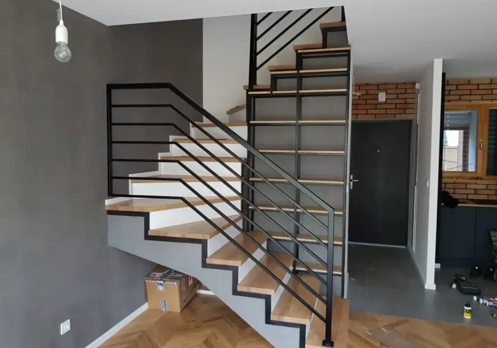 Modne balustrady wewnętrzne: inspiracje i trendy w aranżacji wnętrz