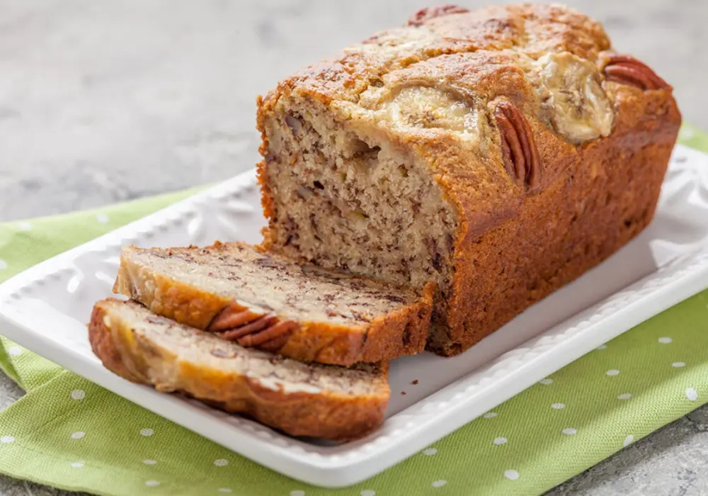 Chlebek bananowy z 2 bananów: Szybki przepis na słodką przekąskę