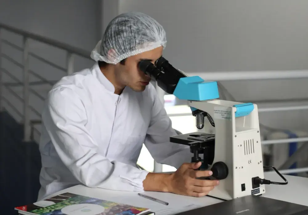 Odkrycia biologiczne, które zmieniły świat i wpłynęły na ludzkość