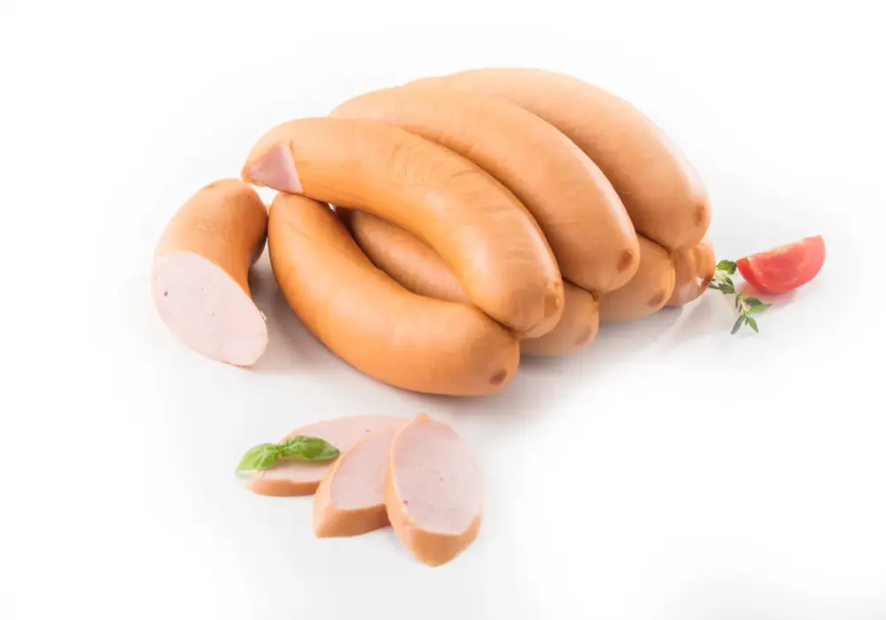 Kiełbasa parówkowa: Jak zrobić ją w domu? Nasz przepis krok po kroku