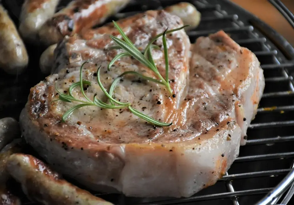 Jakie przyprawy do schabu? 10 najlepszych kombinacji smaków