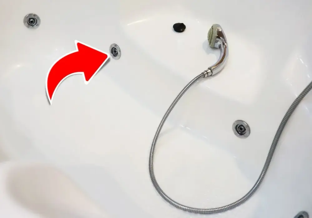 Jak czyścić wannę z hydromasażem, aby uniknąć kosztownych uszkodzeń?