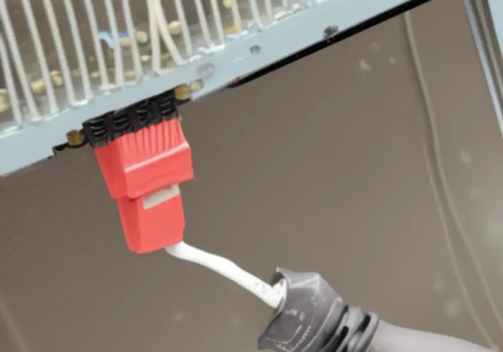 Jak podłączyć okap do prądu bez ryzyka i błędów elektrycznych
