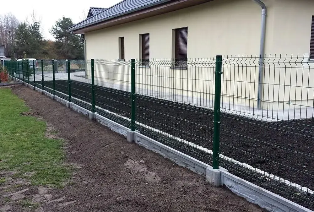 Ile kosztuje montaż ogrodzenia panelowego i co wpływa na finalną cenę?