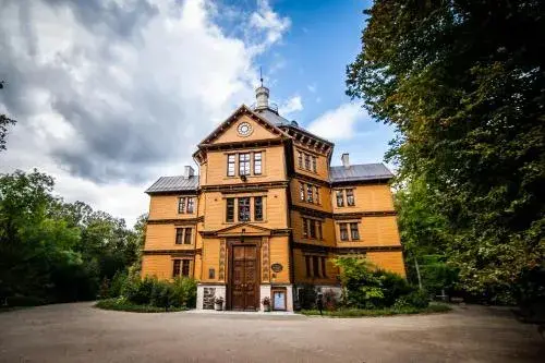 Cennik pałacu w Antoninie – poznaj ceny i oferty noclegów