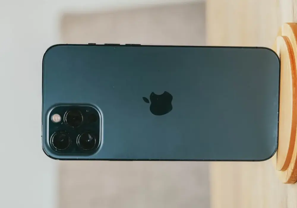 Odnowiony, używany iPhone 12: 10 powodów, dla których nadal warto