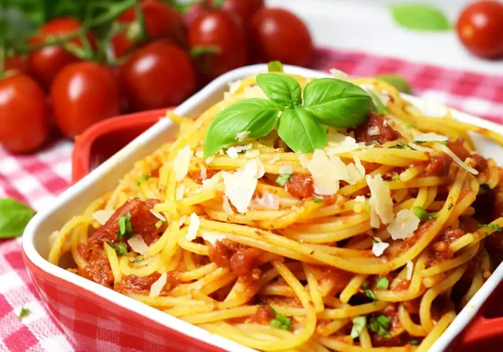 Prosty przepis na spaghetti pomodoro, który zaskoczy Twoje kubki smakowe