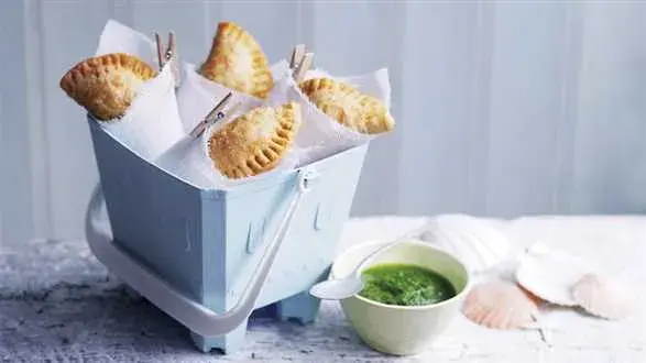 Empanady z salsa verde