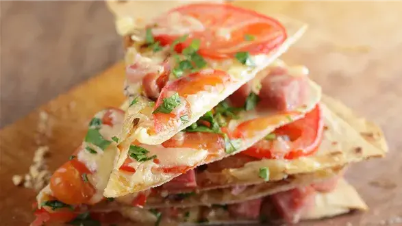 Pizza z tortilli