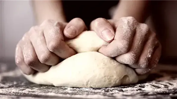 Ciasto na pizzę z suchych drożdży