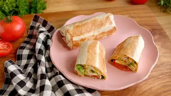 Śniadaniowe burrito z jajecznicą