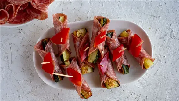 Tapas z salchichón