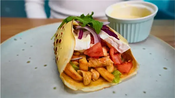 Kebab w naleśniku