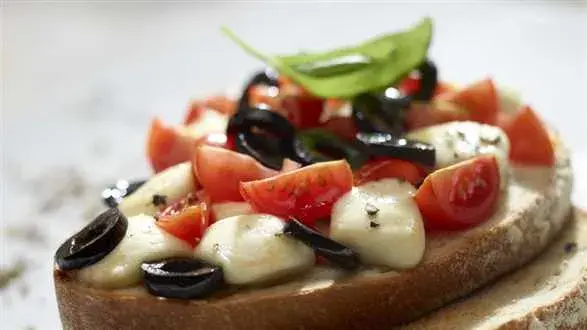 Bruschetty  z mozzarellą