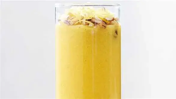 Smoothie z żółtych owoców