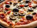 Jak zrobić pizzę z gotowego ciasta - proste przepisy i porady