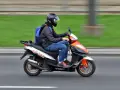 Czy motorower jest pojazdem silnikowym? Sprawdź ważne przepisy!