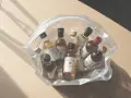 Alkohol w samolocie: Limity, pakowanie i cło uniknij kar!