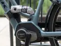 Jak zabezpieczyć rower przed kradzieżą? Solidna blokada Hiplok Gold na ramie roweru elektrycznego Bosch.
