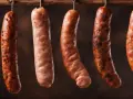 Ile wody na 10 kg kiełbasy? Kluczowe proporcje, które musisz znać