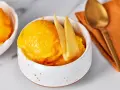 Erfrischendes Mango Sorbet, perfekt für ein leichtes Dessert. Dieses Mango Sorbet Rezept ist einfach und lecker.