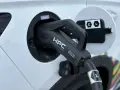 Napięcie w aucie elektrycznym: 400V czy 800V? Co musisz wiedzieć?