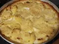 Parmigiana di patate dorata e filante, un comfort food irresistibile.