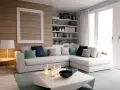 Ampio divano con penisola, ideale per misurare il comfort del tuo soggiorno.