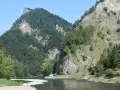 Malowniczy przełom Dunajca, idealny na trasę rowerową do Czerwonego Klasztoru.
