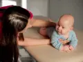 Asymetria u niemowląt: Ile trwa leczenie i jak je przyspieszyć?