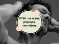 Mężczyzna z rękami we włosach, zmagający się z myślami o PTSD - co to jest, przyczyny i objawy.