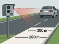 Fotoradar mierzy prędkość pojazdu z odległości 200-300 metrów.