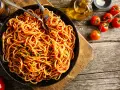 Spaghetti na patelni: Sekret idealnego smaku i zero zmywania