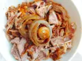 Pyszna szarpana wieprzowina, idealna do kanapek i tacos. Ten przepis na szarpaną wieprzowinę zachwyci każdego!