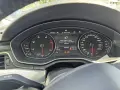 Na desce rozdzielczej Audi wyświetla się komunikat "Audi adaptive light: usterka! Patrz instrukcja obsługi". To sygnał, że asystent jazdy w korku wymaga uwagi.
