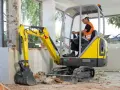 Ile kosztuje mini koparka? Poznaj ceny i uniknij niepotrzebnych wydatków