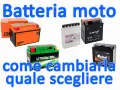 Diverse batterie per moto, incluse quelle senza manutenzione che si possono ricaricare, pronte per essere cambiate o scelte.