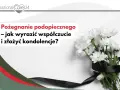 Białe kwiaty z czarną wstęgą, symbolizujące pożegnanie i najszczersze kondolencje.